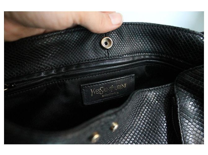 Yves Saint Laurent Borsa Mombasa in Pelle di Lucertola Nera - vista 10