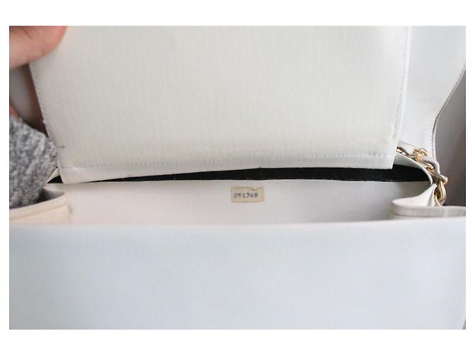 Chanel Handtasche Timeless vintage Modell aus cremeweißem Leder - Ansicht 13