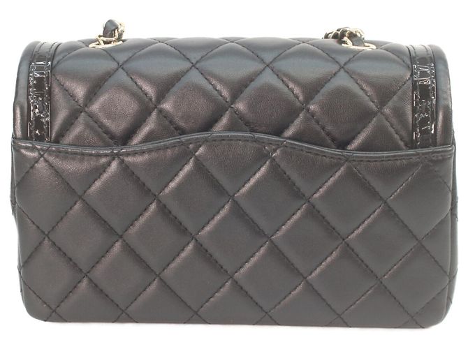 Chanel AS4288 Matelassé Shoulder Bag Nero - vista 3