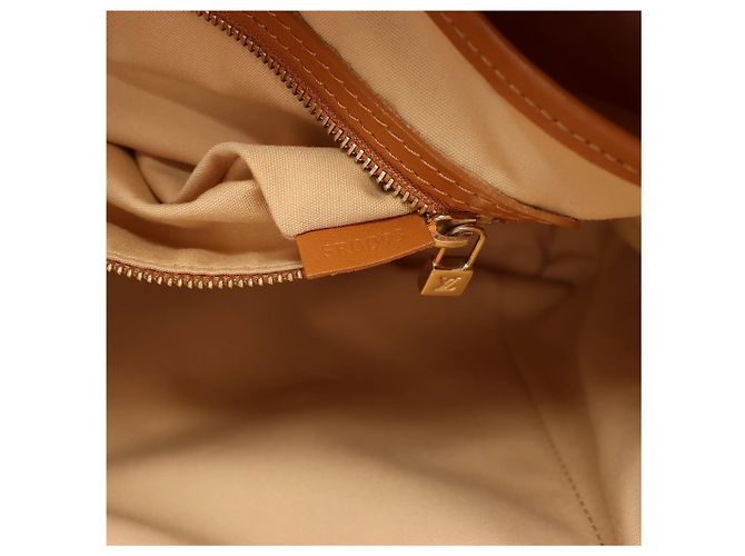 Louis Vuitton Mini Lucille GM Monogram Linen in Beige M92683 - vista 15