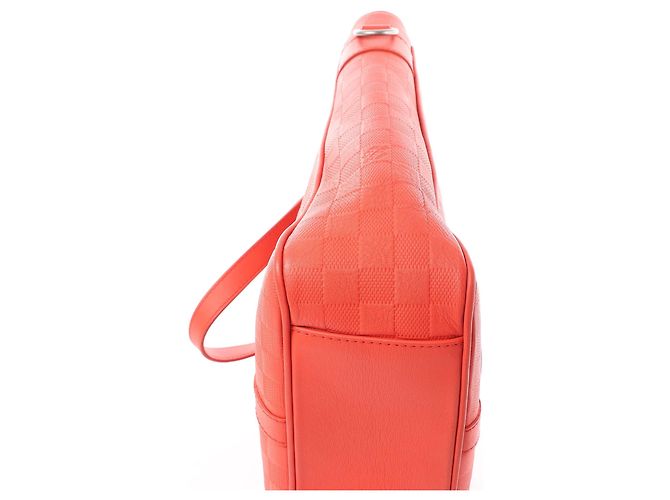 Borsa Louis Vuitton Tadao PM Damier Infini Rosso N41268 - vista 11