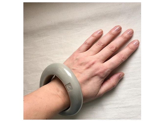 Autre Marque Bracciale a cerchio in resina taupe con glitter Iris Apfel x Le Bon Marché Rive Gauche Grigio - vista 14
