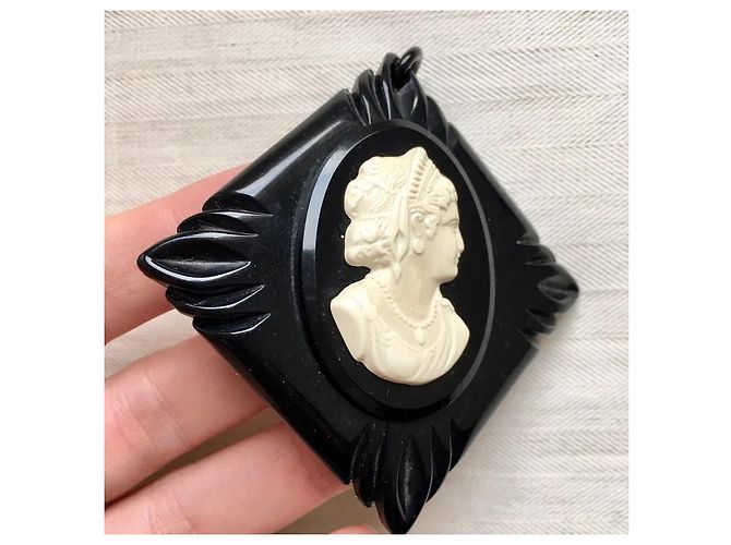 Vintage Bakelit-Cameo-Anhänger Schwarz & Weiß - Ansicht 2