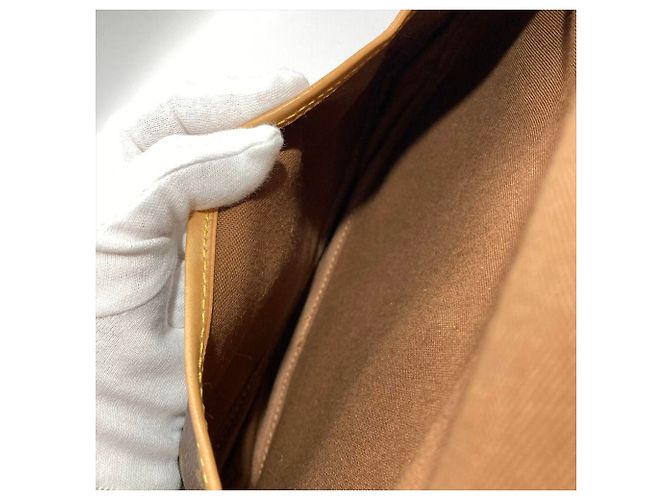 Borsa a Spalla Louis Vuitton Saumur 30 Marrone Monogramma - vista 8