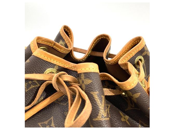 Noe Borsa a Spalla Louis Vuitton Petit Noé Marrone Nero Blu Monogramma - vista 7