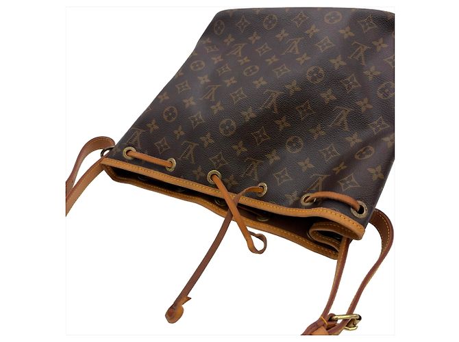 Noe Borsa a tracolla Louis Vuitton Petit Noé Monogram Marrone Nero Monogramma - vista 6