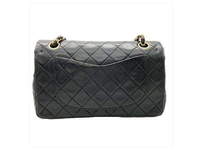Borsa a tracolla Chanel Matelassé 23 Nero - vista 2