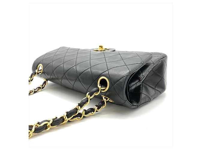 Borsa a tracolla Chanel Matelassé 23 Nero - vista 3