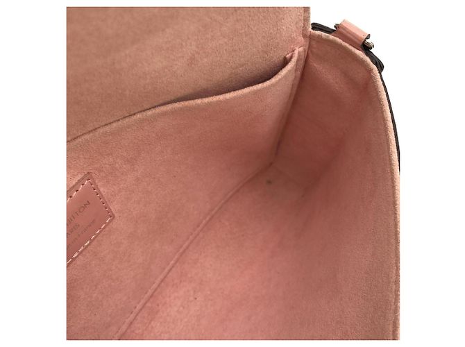 Pochette Félicie Pochette Felicie Epi Louis Vuitton M62467 Borsa a Spalla Rosa - vista 9