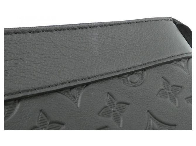 Borsa Louis Vuitton Monogram Shadow Pochette Voyage Souple Nero - vista 5