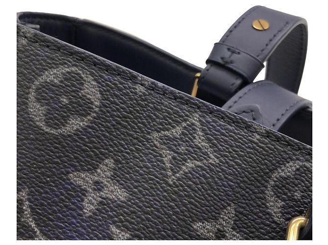 Louis Vuitton Monogram Bleach Sac Plat Handbag Black Blue - view 5
