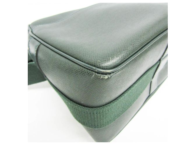 Borsa a tracolla da uomo Louis Vuitton Taiga Reporter PM - vista 7