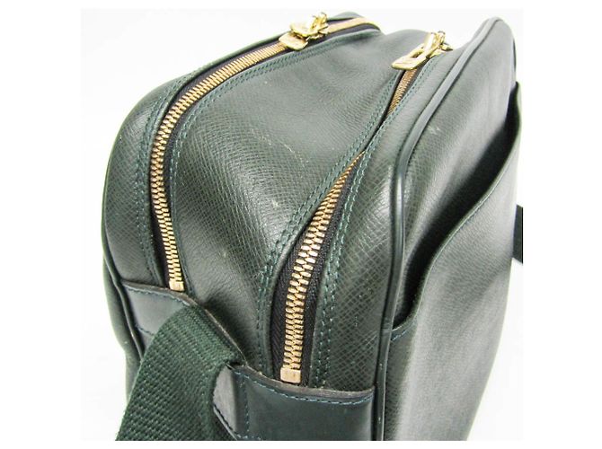 Borsa a tracolla da uomo Louis Vuitton Taiga Reporter PM - vista 9