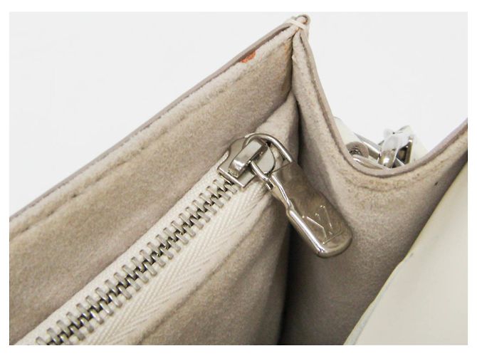 Borsa a tracolla Louis Vuitton Epi Pochette Sevigne Bianco sporco - vista 16