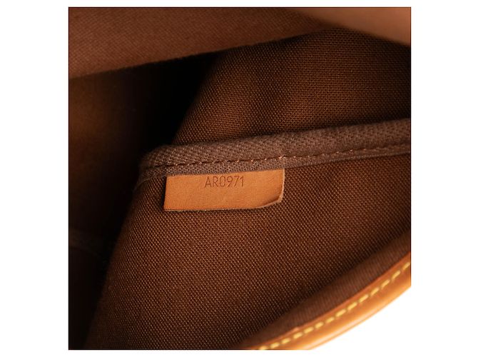 Louis Vuitton Marrom Monogram Saumur 35 - vista 6