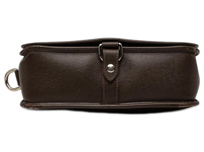 Louis Vuitton Marrone Taiga Andrei Marrone scuro - vista 3
