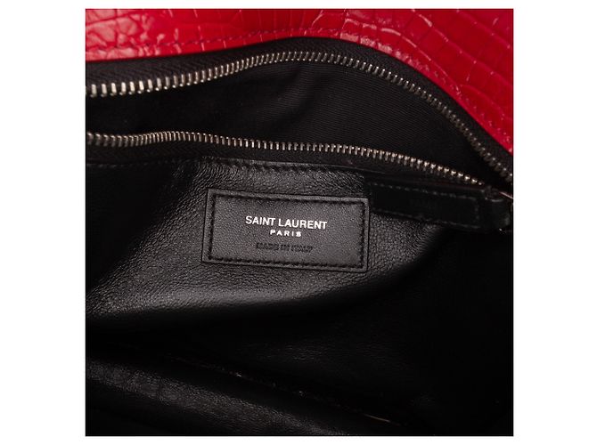 Saint Laurent Cassandra Tasche mit Monogramm-Verschluss aus rotem Krokopräge-Leder - Ansicht 5