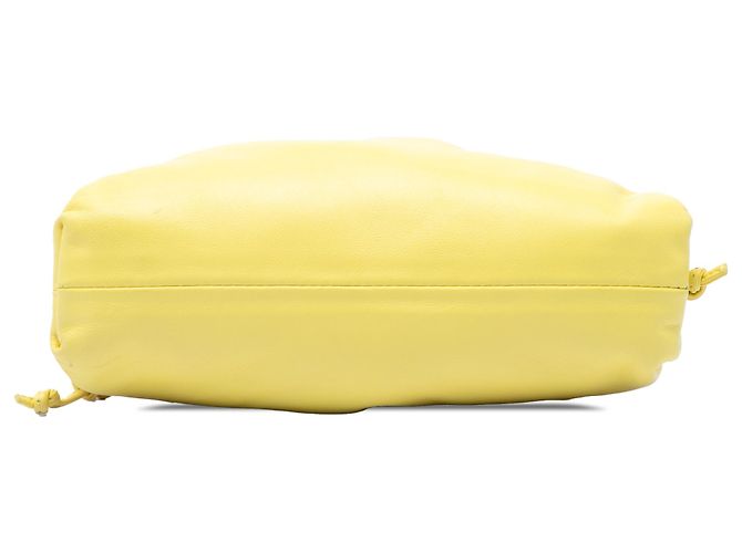 Bottega Veneta Borsa a tracolla The Mini Pouch in agnello giallo - vista 3