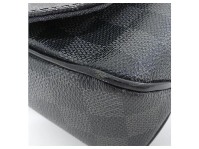Borsa a tracolla Louis Vuitton Damier Graphite District PM Damier ebene - vista 3