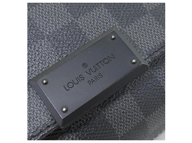 Borsa a tracolla Louis Vuitton Damier Graphite District PM Damier ebene - vista 5