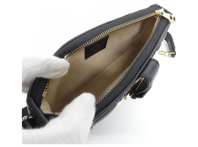 Borsa a tracolla Louis Vuitton Damier Giant Pochette Troca Nero - vista 7