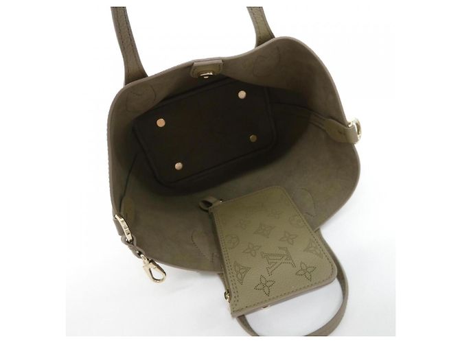 Louis Vuitton Mahina Blossom Handtasche Taupe - Ansicht 8