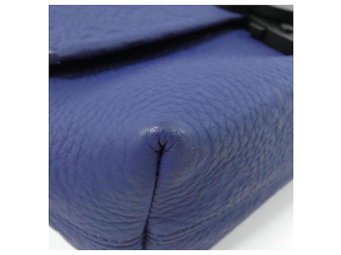 Borsa Messenger Louis Vuitton Taurillon Monogram S Cape Blu - vista 3