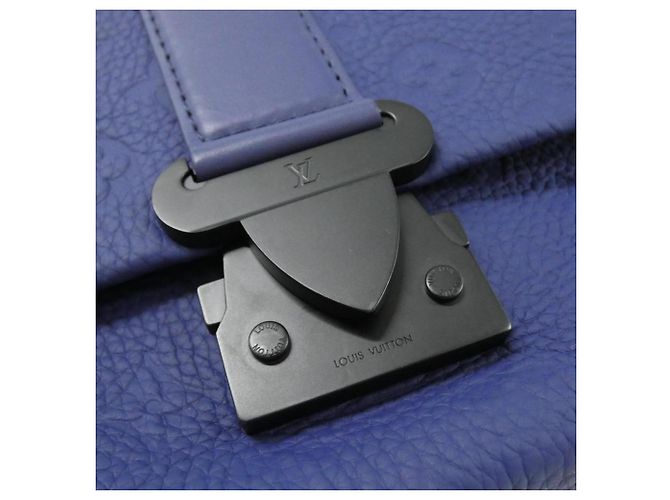 Borsa Messenger Louis Vuitton Taurillon Monogram S Cape Blu - vista 5