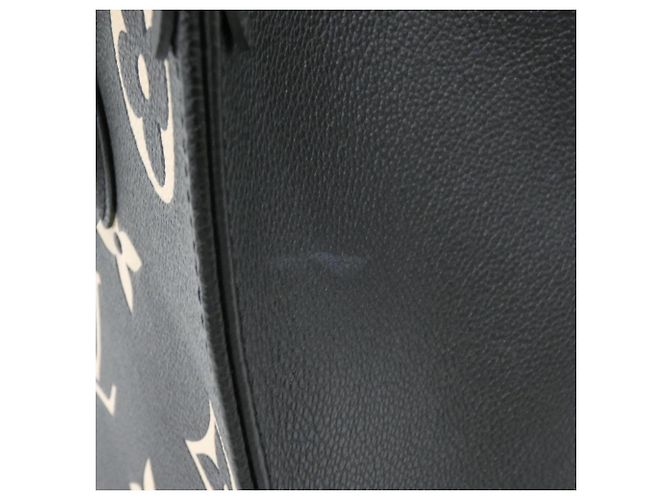 Borsa Louis Vuitton Bicolor Monogram Empreinte OnTheGo MM Nero Beige - vista 3