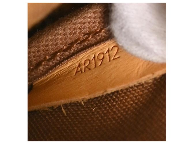 Louis Vuitton Saumur Canvas 30 Marrom - vista 5