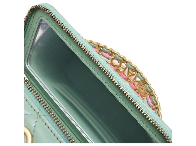 Chanel gestepptes kleines Vanity Case mit Griff und Kette aus hellgrünem Leder - vista 16