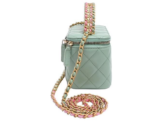 Chanel gestepptes kleines Vanity Case mit Griff und Kette aus hellgrünem Leder - Ansicht 2