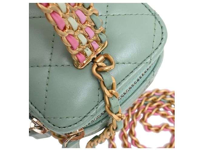 Chanel gestepptes kleines Vanity Case mit Griff und Kette aus hellgrünem Leder - vista 29