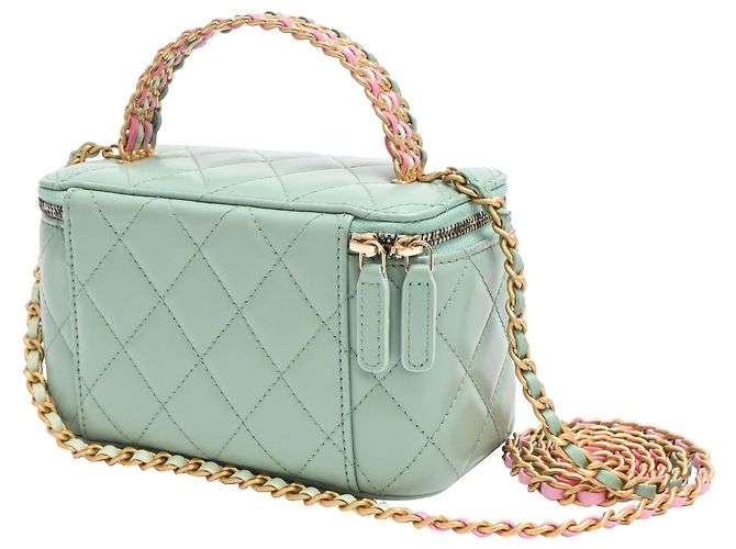 Chanel gestepptes kleines Vanity Case mit Griff und Kette aus hellgrünem Leder - Ansicht 3