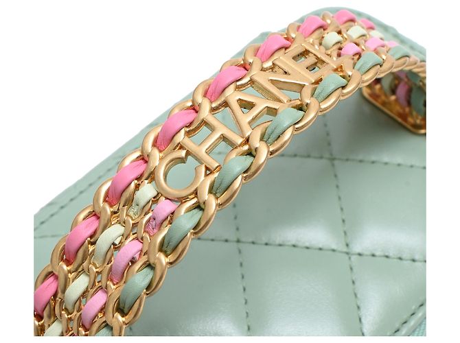 Chanel gestepptes kleines Vanity Case mit Griff und Kette aus hellgrünem Leder - vista 36