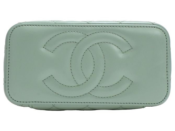 Chanel gestepptes kleines Vanity Case mit Griff und Kette aus hellgrünem Leder - Ansicht 4