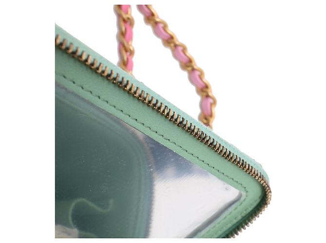 Chanel gestepptes kleines Vanity Case mit Griff und Kette aus hellgrünem Leder - vista 41