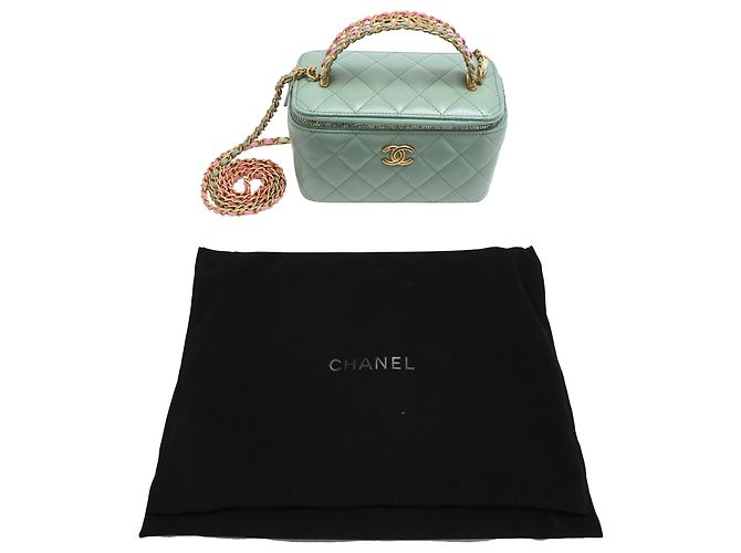 Chanel gestepptes kleines Vanity Case mit Griff und Kette aus hellgrünem Leder - vista 42