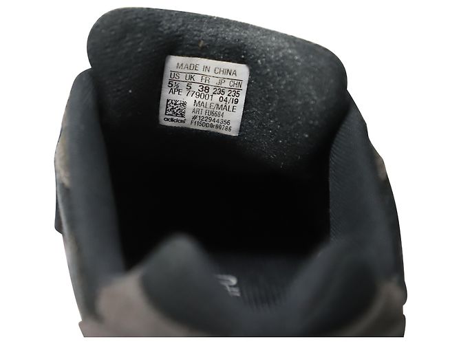 Yeezy Boost 700 V2 Vanta in Black Rubber Nero - vista 6