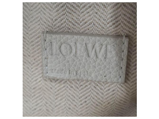Loewe Puzzle Small Bag aus weißem Kalbsleder Roh - Ansicht 3