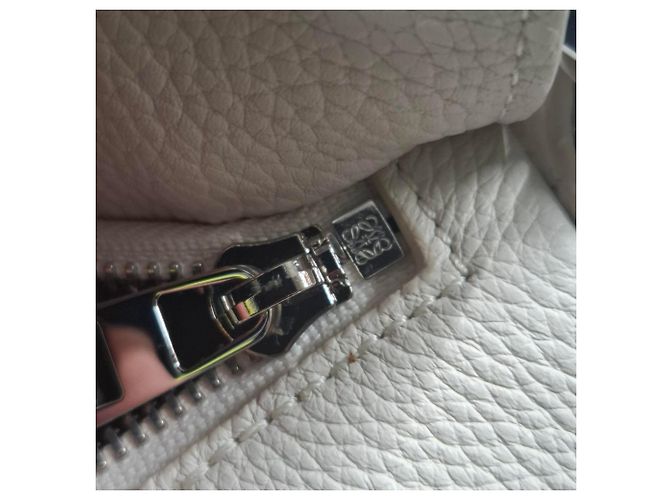 Loewe Puzzle Small Bag aus weißem Kalbsleder Roh - Ansicht 6