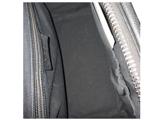 Sac Antigona Medium en cuir de chèvre noir Givenchy - vue 6