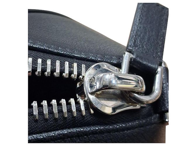 Sac Antigona Medium en cuir de chèvre noir Givenchy - vue 7