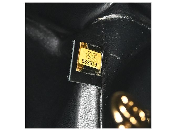 Tote Medallion Chanel Matelassé Caviar Nero - vista 4