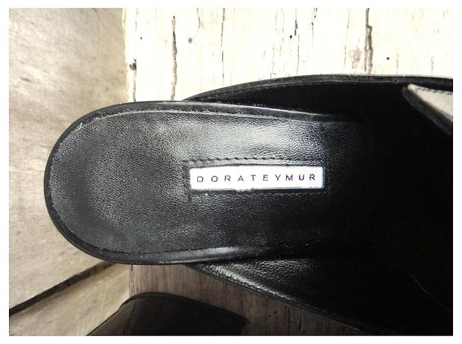 Mule Dorateymur in vernice nera con fibbia - vista 5