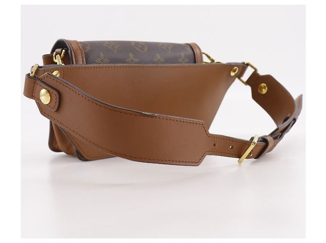 Sac banane Louis Vuitton Daufine Marron Monogramme - vue 3