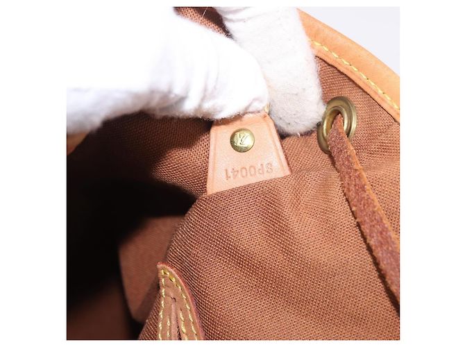 Louis Vuitton Montsouris Monogram MM Marrone - vista 6