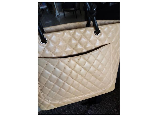 Borsa tote Cambon in pelle trapuntata beige e nero Chanel - vista 8