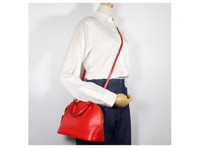 Borsa Louis Vuitton Alma BB Rosso - vista 13