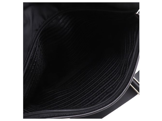 Borsa a tracolla in nylon Prada V158 nero - vista 9